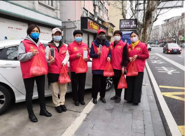 铿锵玫瑰绽芳华，巾帼抗疫显当担丨2020女神节