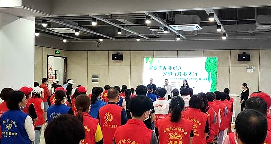 义乌公益组织“义集”合唱文明曲